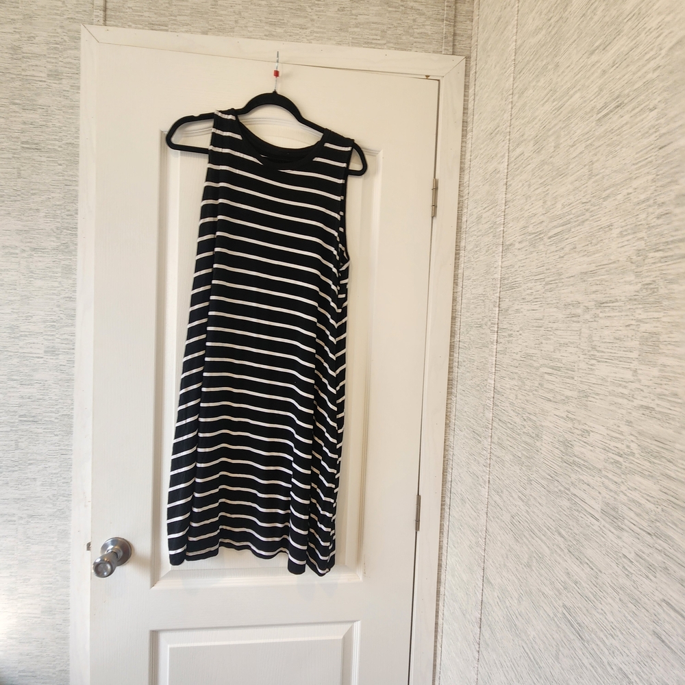 Time and Tru Black and White Striped Dress Size XL EUC